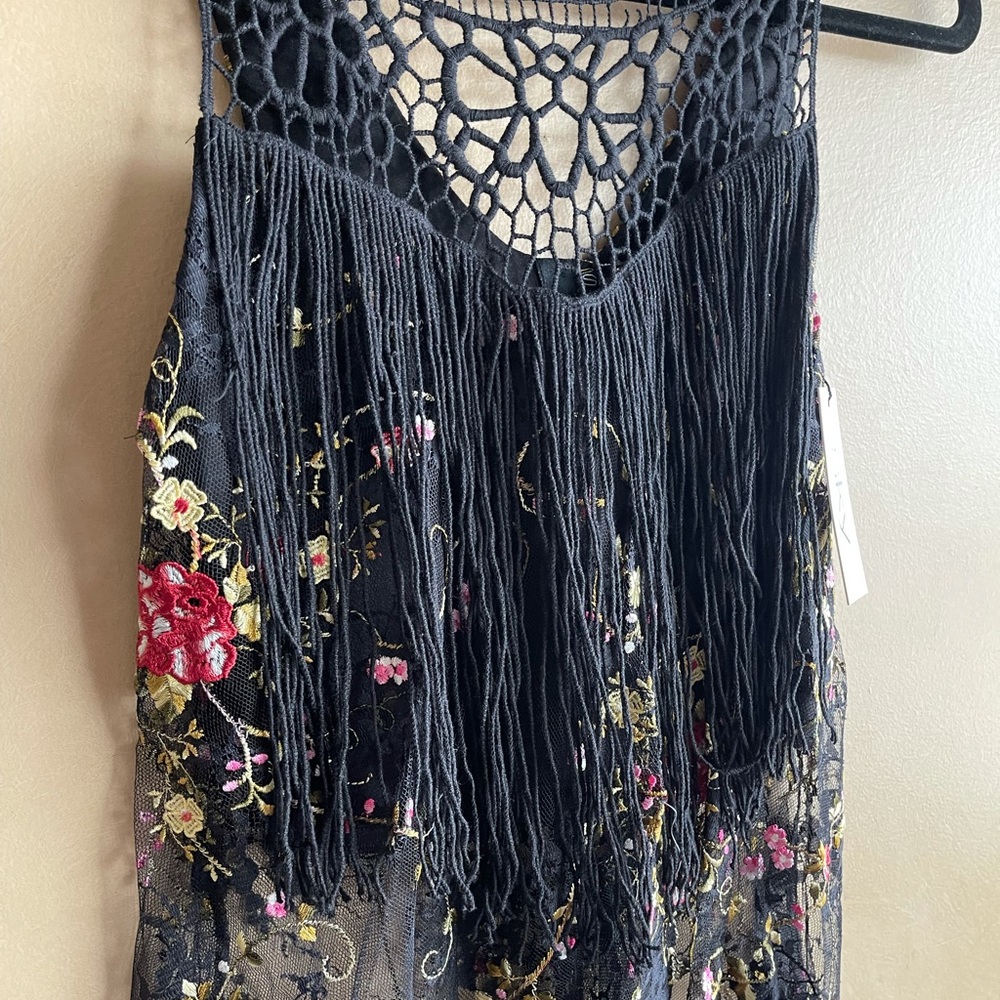 Floral lace High Low Top